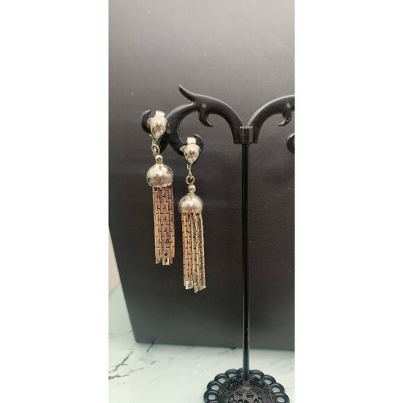 Vintage Silver Tone Modernist Cascading Metal Chain Dangle Clip On Earrings - Picture 2 of 4